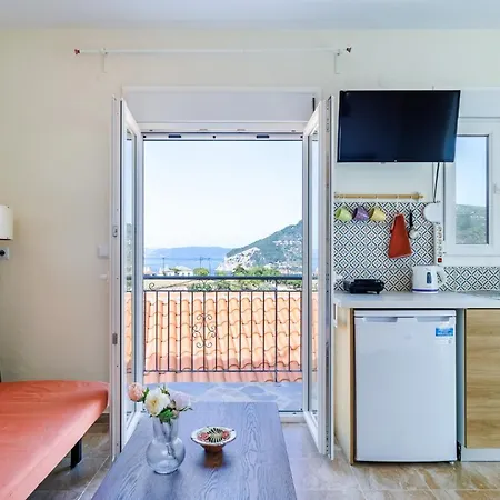 Aloupi Pool Appartement