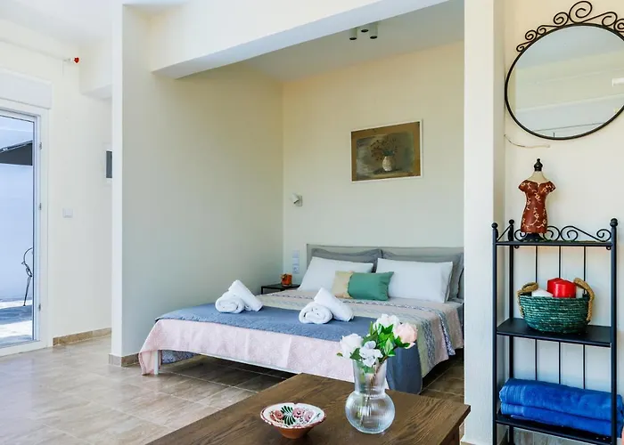 Apartment Aloupi Pool