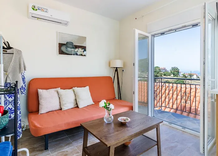 Aloupi Pool Apartment